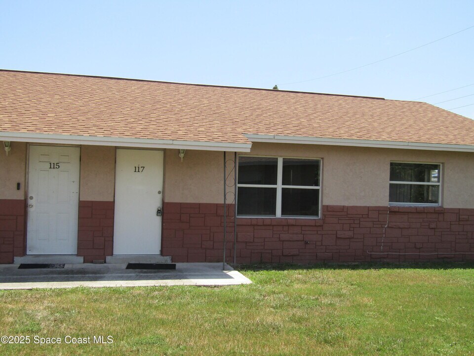 125 Lucas Rd in Merritt Island, FL - Building Photo