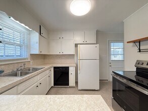 2323 Frederick Dr in Winston-Salem, NC - Building Photo - Building Photo