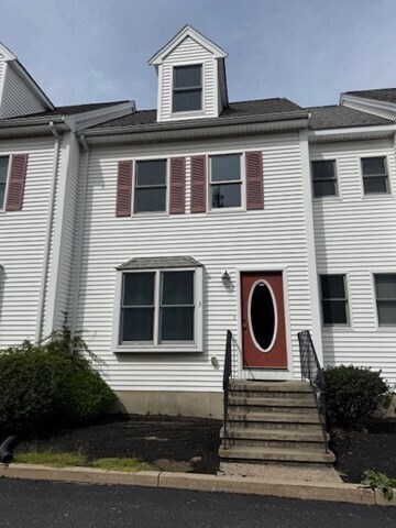 955 Pleasant St in Weymouth, MA - Building Photo