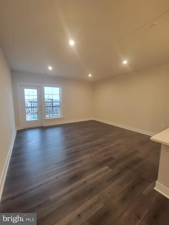 100 St Ives Pl-Unit -304 in Oxon Hill, MD - Building Photo - Building Photo