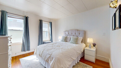 29 Montgomery St, Unit 1 in Cambridge, MA - Building Photo - Building Photo