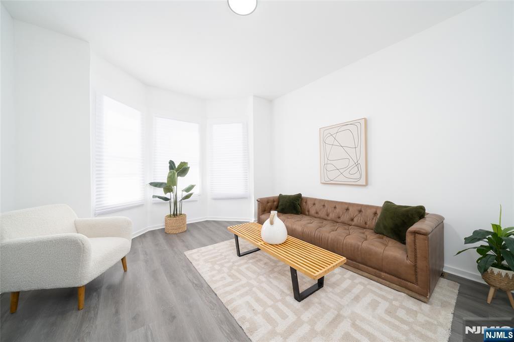 10 McDougall St, Unit 1 in Jersey City, NJ - Building Photo