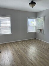 5169 Pickford St, Unit 5169 in Los Angeles, CA - Foto de edificio - Building Photo