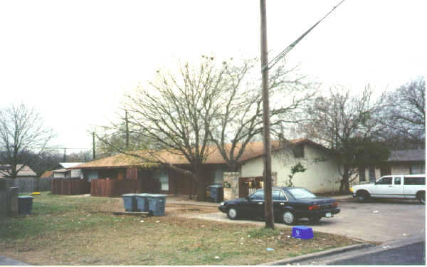 1011 N Meadows Dr in Austin, TX - Building Photo - Building Photo