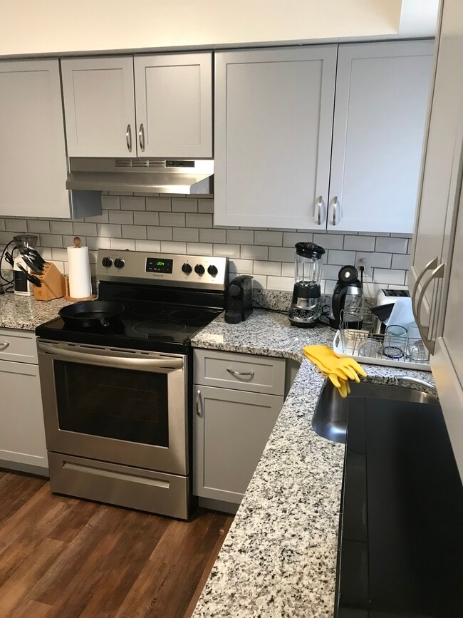 647 Providence St, Unit 2E