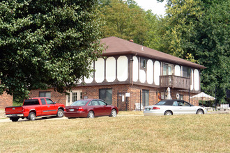 Lakewood Flats and Townhomes in Evansville, IN - Foto de edificio - Building Photo