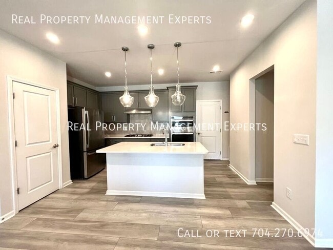 1276 Brawley School Rd in Mooresville, NC - Building Photo - Building Photo