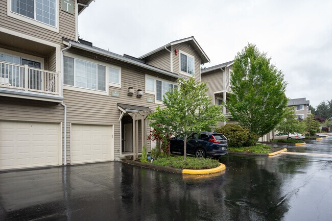 English Cove in Redmond, WA - Building Photo - Building Photo