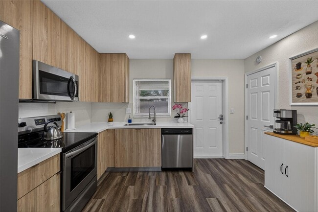 540 NE 59th Ct in Fort Lauderdale, FL - Building Photo - Building Photo