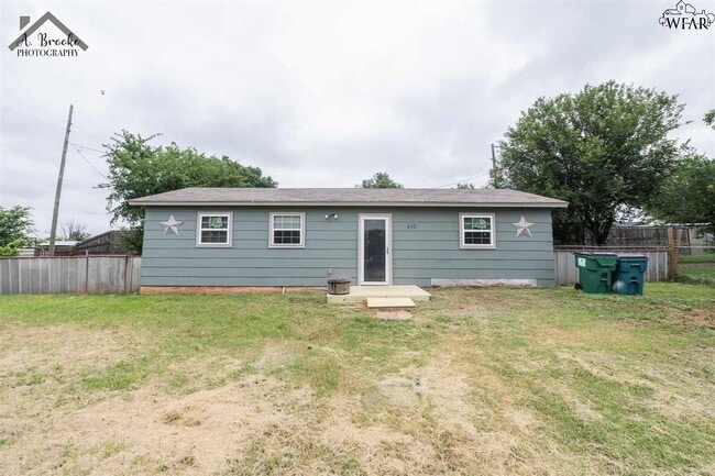 property at 410 W Pecan Ave