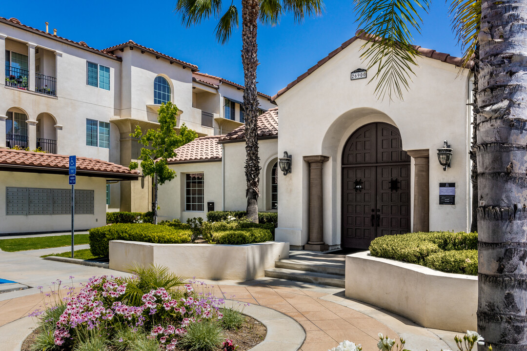 Hilltop at Winchester Creek in Murrieta, CA - Foto de edificio