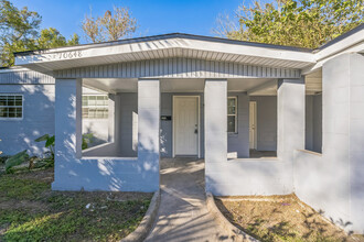 10648 Wake Forest Ave in Jacksonville, FL - Building Photo - Building Photo