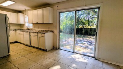 121 Rue Max St in Pensacola, FL - Building Photo - Building Photo