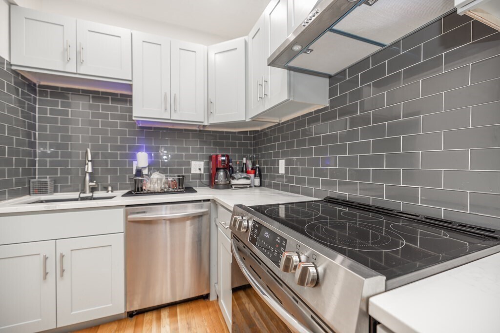 286 Ferry St in Everett, MA - Building Photo