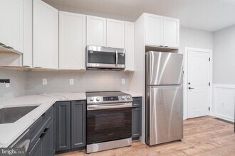 435 N 35th St in Philadelphia, PA - Foto de edificio - Building Photo