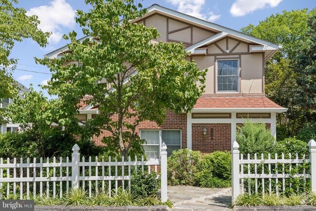 property at 2905 24th St N