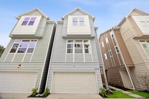 2121 A Hoskins Dr in Houston, TX - Building Photo