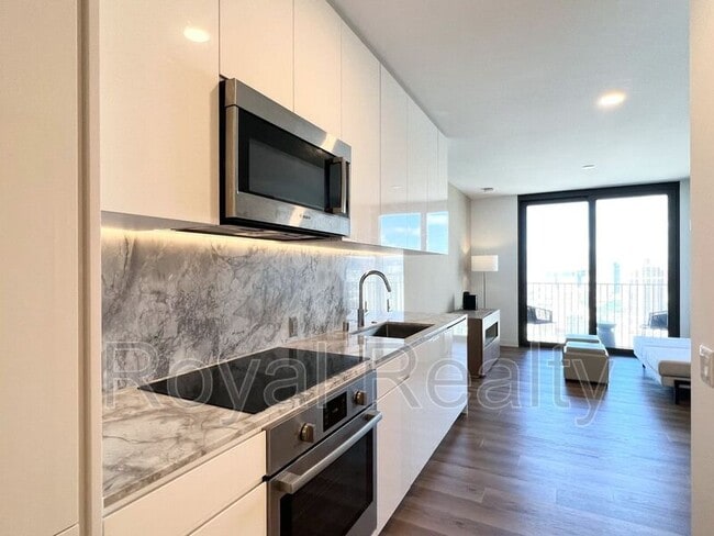 property at 987 Queen St