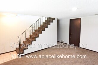 1214 SE 3rd Terrace in Lee's Summit, MO - Building Photo - Building Photo