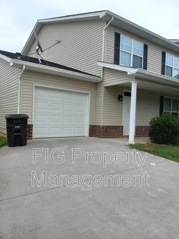 property at 135 Stonegate Cir