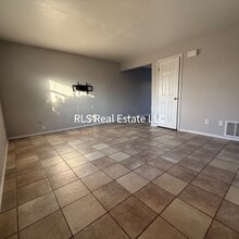 1495 E 8600 S in Sandy, UT - Foto de edificio - Building Photo