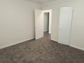 807 E Happy Hollow Dr in Clarksville, TN - Building Photo - Building Photo