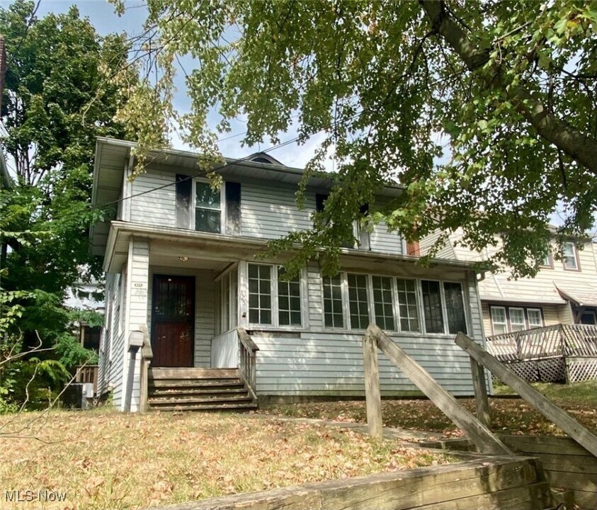 825 Elmore Ave in Akron, OH - Building Photo