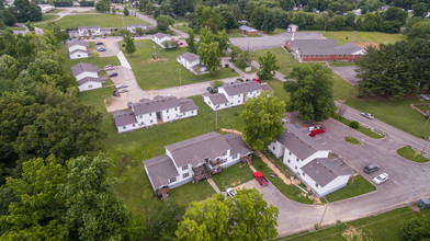 Holly Pointe Apartments in McMinnville, TN - Foto de edificio - Primary Photo