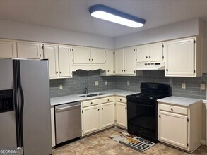 4961 Brownwood Dr in Powder Springs, GA - Building Photo - Building Photo