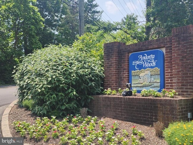 property at 25 Forsythia Ct
