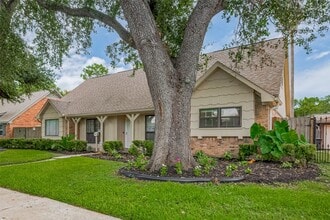 7914 Roos Rd in Houston, TX - Building Photo - Building Photo