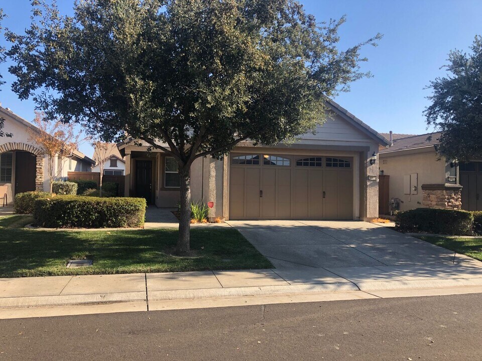 9963 Caldon Way in Elk Grove, CA - Building Photo