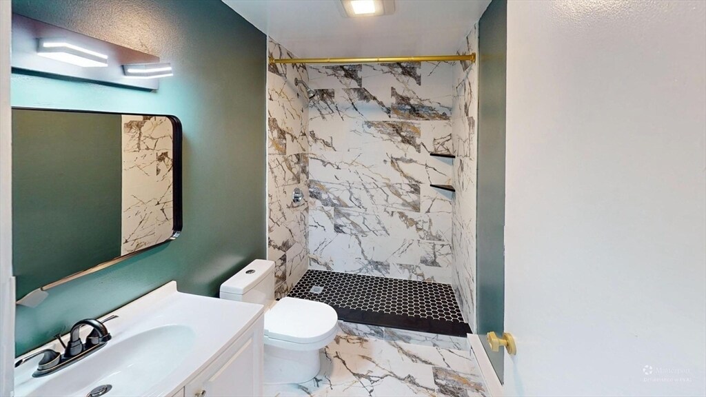 107 A Chester St in Lawrence, MA - Building Photo