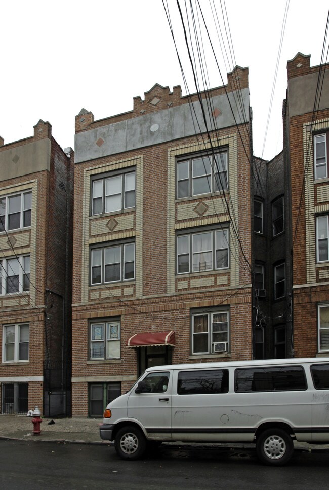 119 Baldwin Ave in Jersey City, NJ - Building Photo - Building Photo