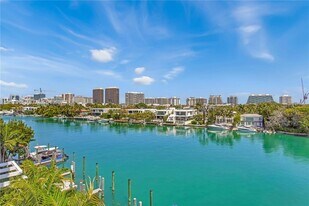 9221 E Bay Harbor Dr in Bay Harbor Islands, FL - Building Photo