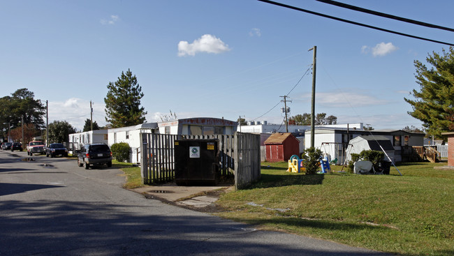 881 Butler St in Chesapeake, VA - Building Photo - Building Photo