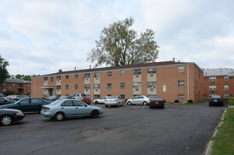 Riverview Plaza in Columbus, OH - Building Photo - Building Photo