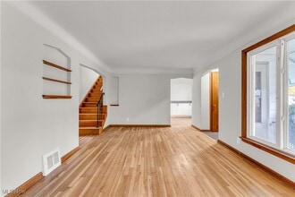 5053 Philip Ave in Maple Heights, OH - Building Photo - Building Photo