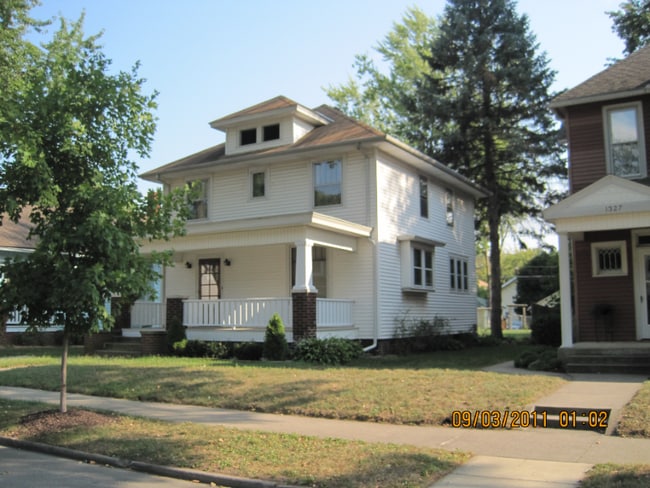 property at 1323 Park Ave