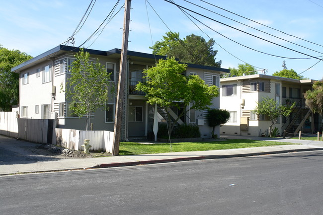 1536 Regent St in Redwood City, CA - Building Photo - Building Photo