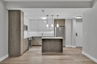 771 Harrison Ave, Unit G8 in Boston, MA - Building Photo - Building Photo