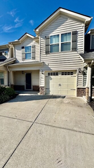 property at 911 Dahlia Dr