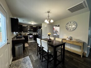314 James Hedrick Ct in Jacksonville, NC - Building Photo - Building Photo