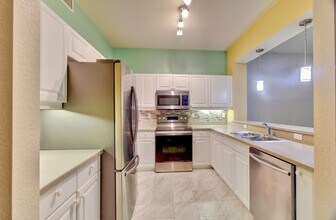 5123 Melbourne St in Port Charlotte, FL - Building Photo - Building Photo