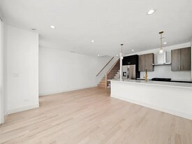 2700 W Jackson Blvd in Chicago, IL - Building Photo