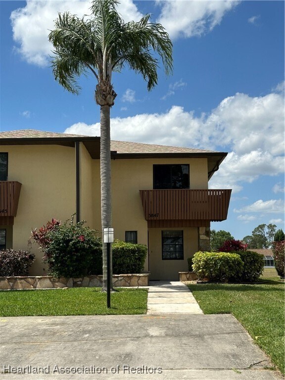 property at 3847 Edgewater Dr