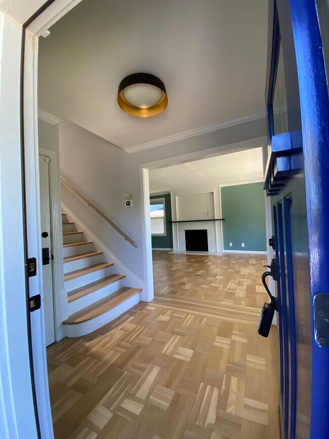 161 El Bonito Way in Millbrae, CA - Foto de edificio - Building Photo