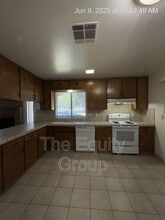 4623 W Cypress Ave in Visalia, CA - Building Photo - Building Photo