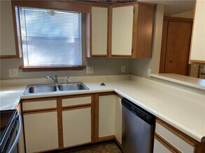 460 N Garrett St in Siloam Springs, AR - Building Photo - Building Photo