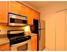 615 Massachusetts Ave, Unit 1 in Boston, MA - Building Photo - Building Photo